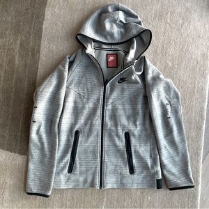 Nike Sportswear Tech Fleece Windrunner Women’s Full-Zip Hoodie